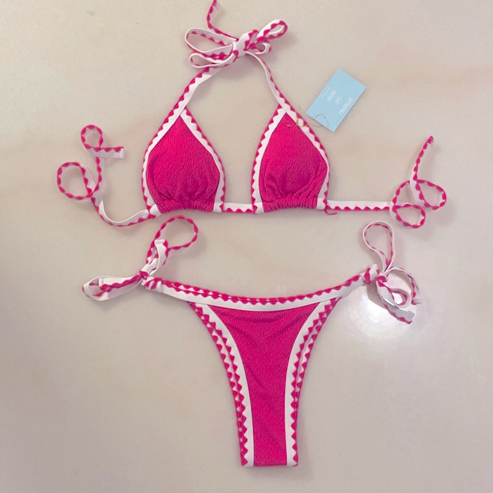 The “Triangular” Bikini - Fuscia Pink